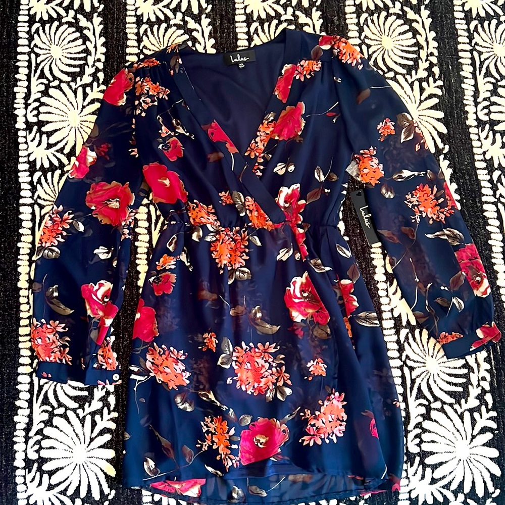 Lulus navy dress. NWT. XS.